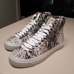 Diesel Mutave Hi Top size 8